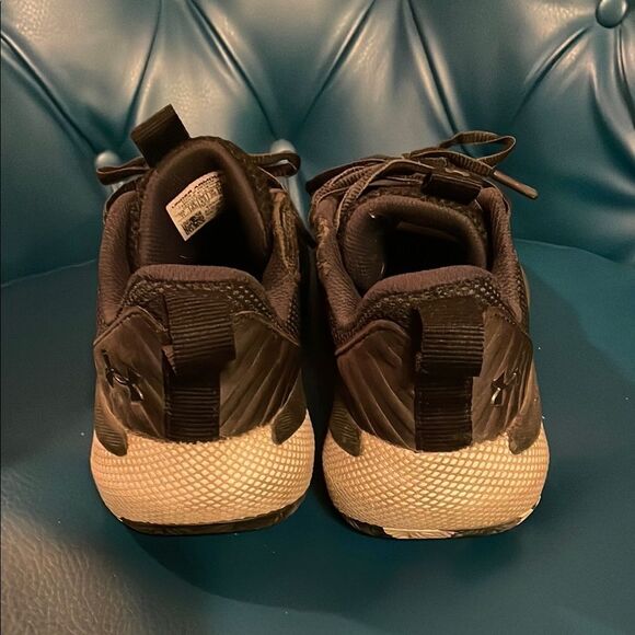 Under Armour Black Sneakers Performance-Driven Design - Picture 3 of 8
